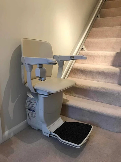 Straight reconditioned stairlift